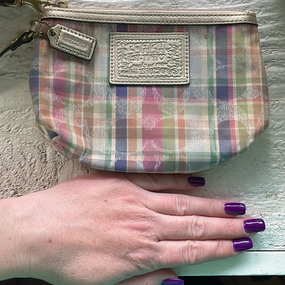 Coach wristlet - Picture 3 of 5